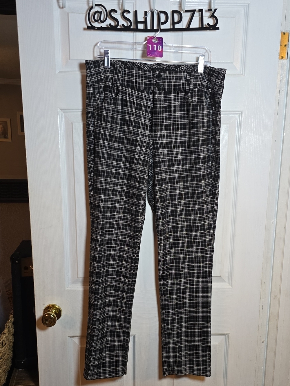 118 torrid Studio 16 16R Black & White Plaid Pants